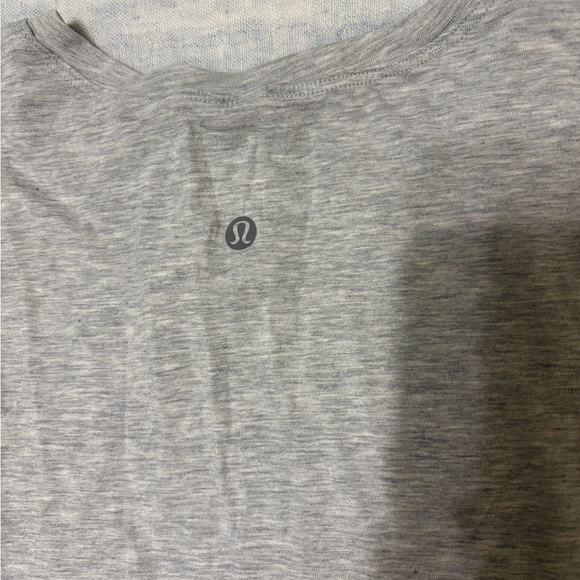 Lululemon Cropped Short Sleeve Tee - Picture 4 of 4